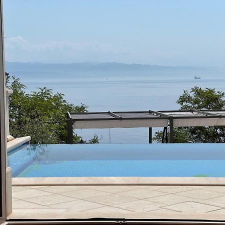 Villa Isabella - Luxury With Style Right Next To The Beach, Private Pool And Sea View Opatija Luaran gambar