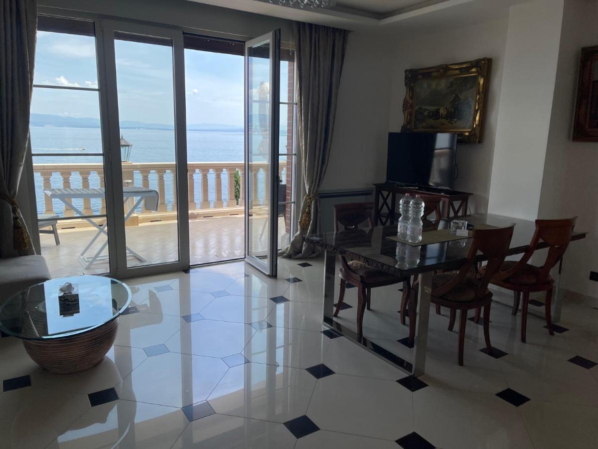 Villa Isabella - Luxury With Style Right Next To The Beach, Private Pool And Sea View Opatija Luaran gambar