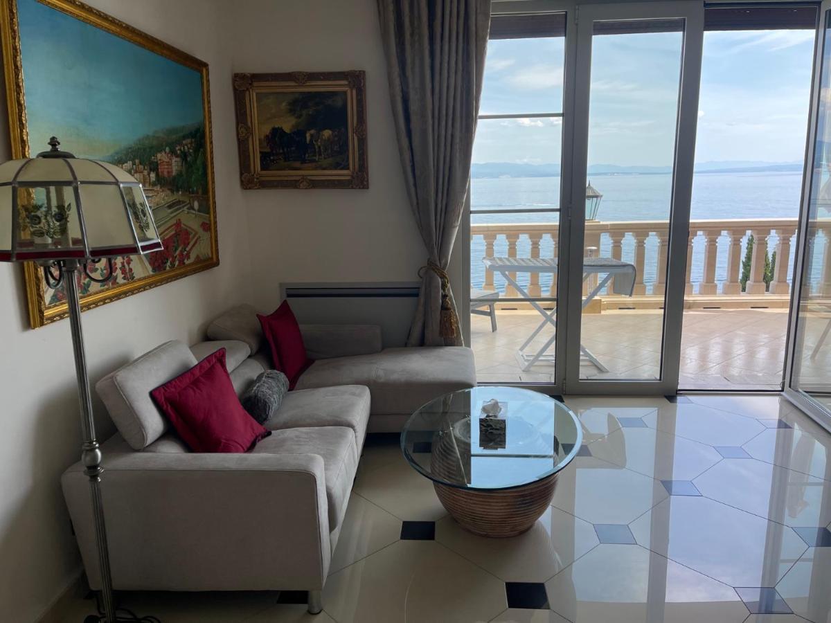 Villa Isabella - Luxury With Style Right Next To The Beach, Private Pool And Sea View Opatija Luaran gambar