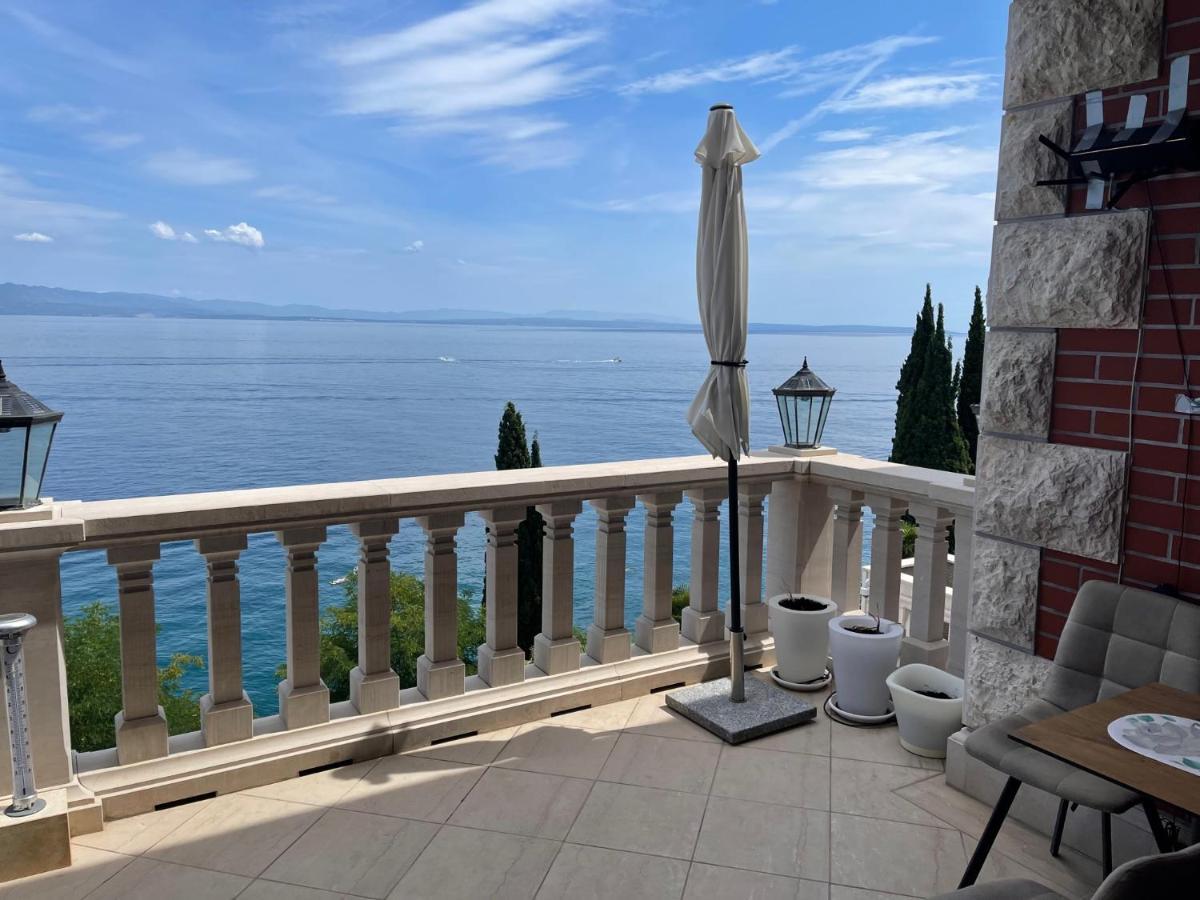 Villa Isabella - Luxury With Style Right Next To The Beach, Private Pool And Sea View Opatija Luaran gambar