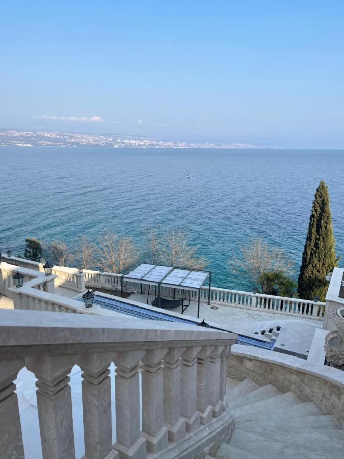 Villa Isabella - Luxury With Style Right Next To The Beach, Private Pool And Sea View Opatija Luaran gambar