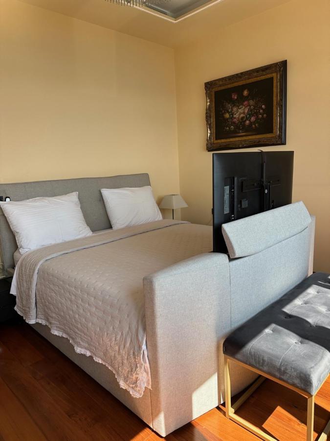 Villa Isabella - Luxury With Style Right Next To The Beach, Private Pool And Sea View Opatija Luaran gambar