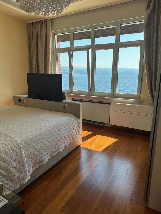 Villa Isabella - Luxury With Style Right Next To The Beach, Private Pool And Sea View Opatija Luaran gambar
